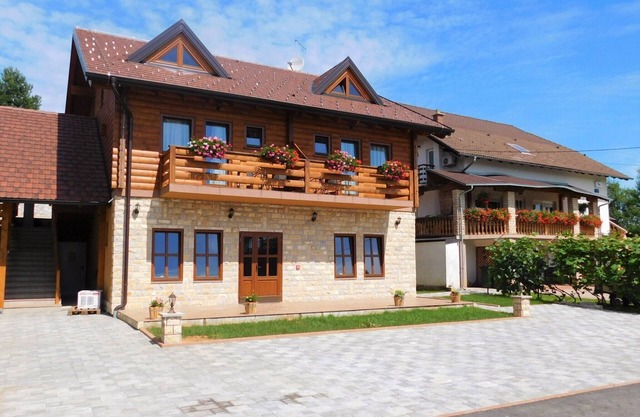 Rooms Ilija, (15147), Rakovica, Croatia