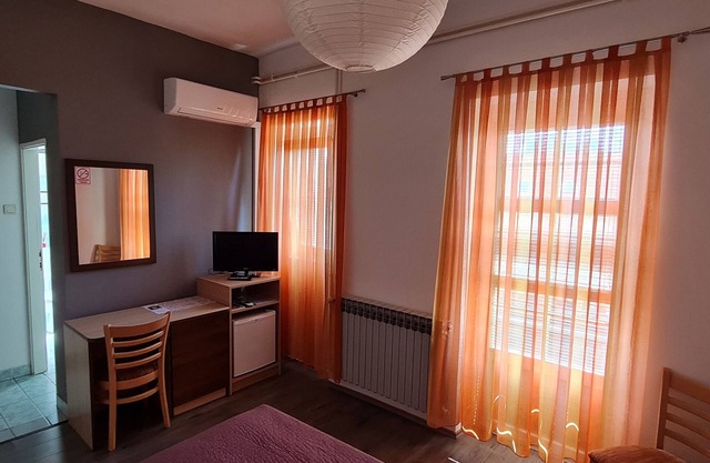 Rooms Lara