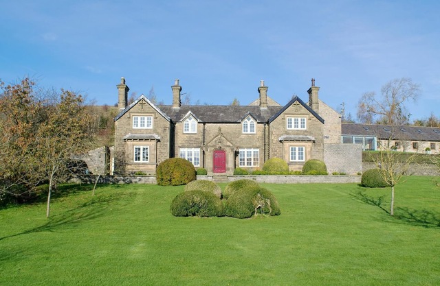 Roomy 6BR House in 3,000-acre Country Estate. Has Kids Cave!