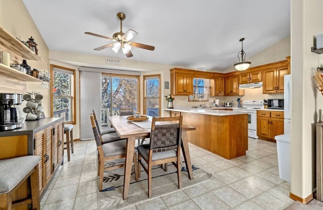 Roomy Rendezvous: A 3BR Getaway