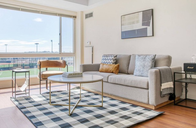 Roomy Symphony 1BR w/ Doorman & Business Center, near MFA, by Blueground