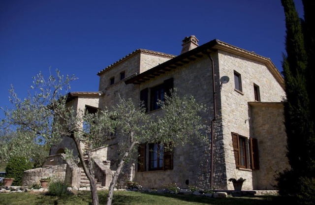 Rosa, Umbria Property With Private Pool & Spa, gardens, private parking spaces