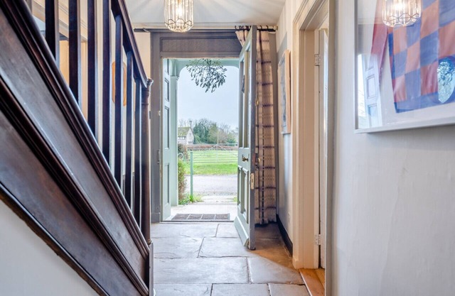 Rosamond House - Four Bedroom House, Sleeps 8