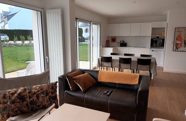 Roscoff, 100 meters from the beach and Thalasso, apartment with garden.