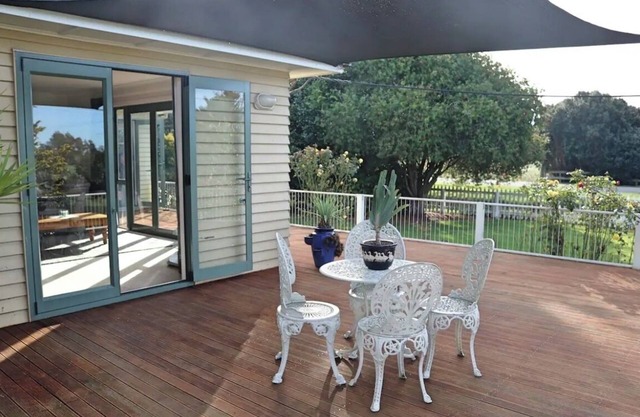 Rose End Escape.nHome comfort in the central Wairarapa country side