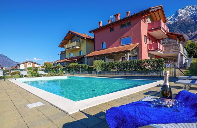 Rose Gialla Pastella Holiday Apartment with Pool