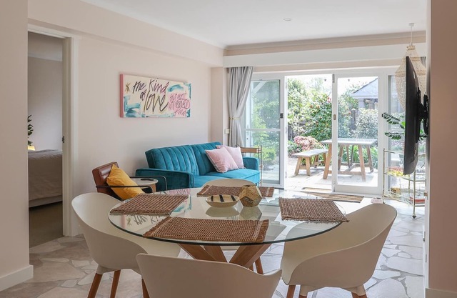 Rose Gold Hideaway (ITAS) - Charming 2-Bedroom Retreat at 1A Beulah Gardens