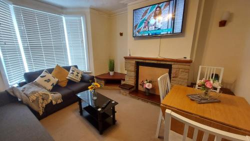 Rose Villa- Great For Long & Short Stays!