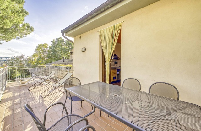 Rosemary apt with shared pool family fun, Castiglione del Lago, Italy