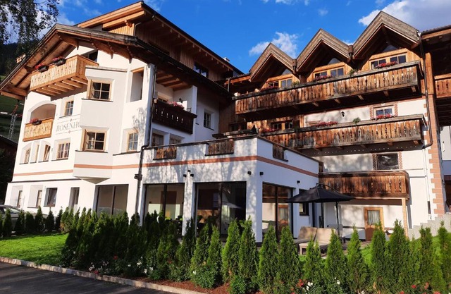 ROSENHOF- Premium & Landhaus Apartments & Wellness & Erlebnisbauernhof