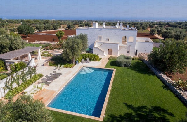 Roseto: Holiday Apartments in Luxury Masseria, Pet Friendly