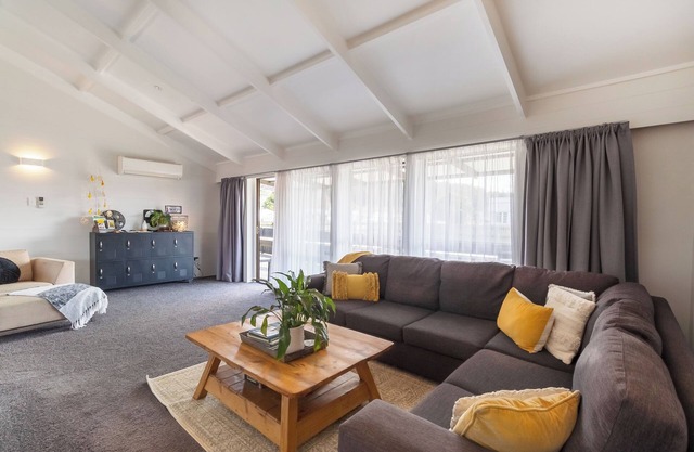 ROTORUA - Blackwood Fairy Springs *Family friendly holiday home*