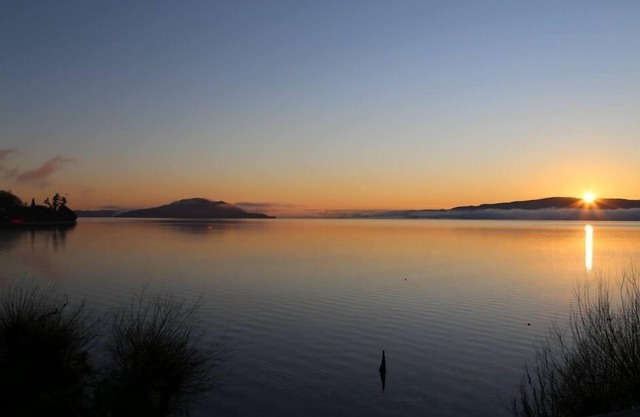 Rotorua Lakeside Pourakau Bay Holiday Bach/House