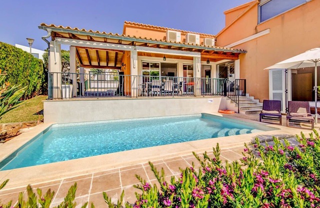 Roure II for eigth people with pool