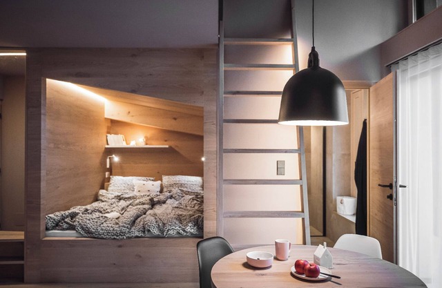 "Rousa little guesthouse Cosy Up" with breakfast included!
