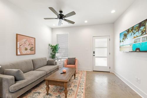 Roux House Cajun Luxury Prime Location