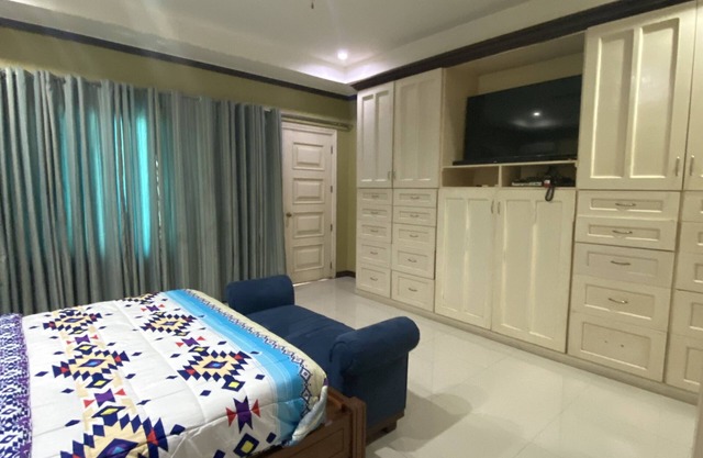 Rovimar Condo Angeles