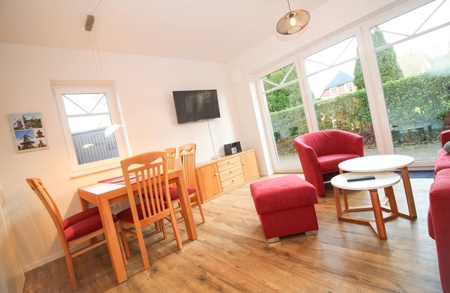 Row end house in walking distance to the north city center for 4 people