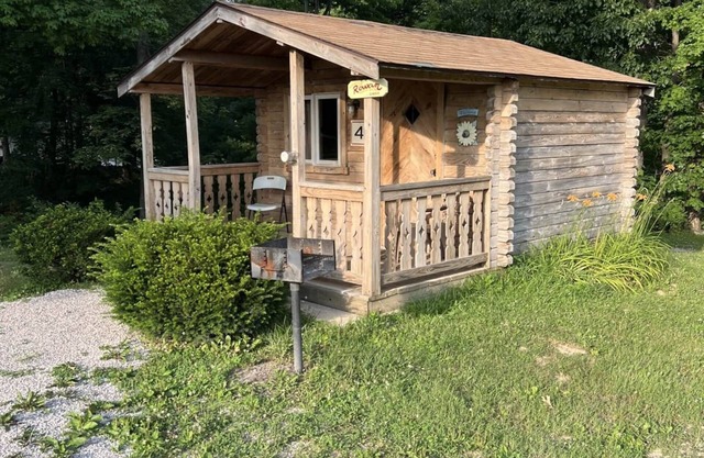 "Rowan" Camping Cabin #4 | Pet Friendly