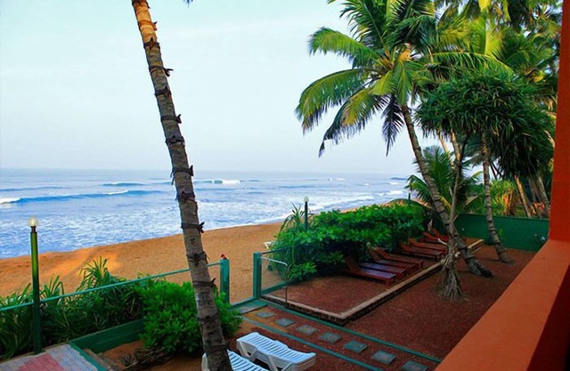 Roy Villa Beach Hotel