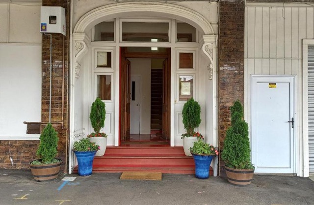 Royal Accommodation