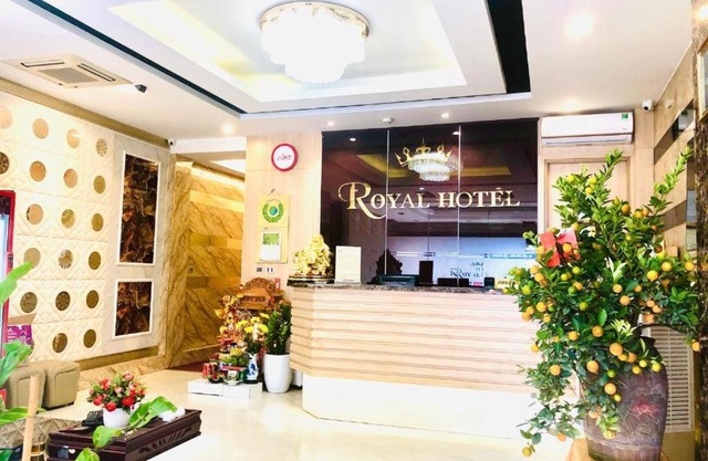 Royal Hotel 60 Nghi Tàm by Bay Luxury