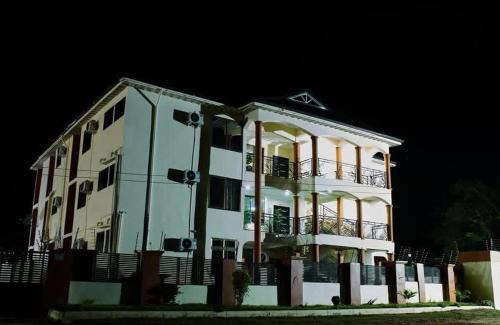 Royal Maricay Hotel