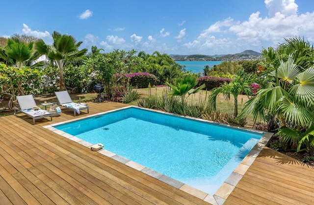 Royal Palm - dream villa with sea and countryside views