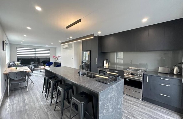 Royal Residency - 3BR Apartment