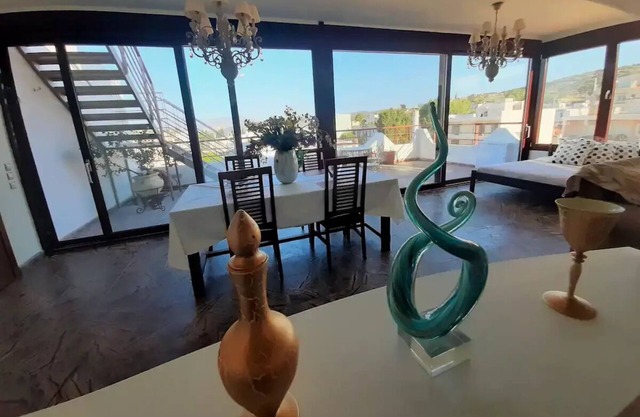 Royal stylish view apart/10' from Athens airport