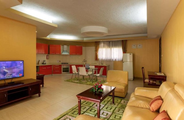Royal Suites Hotel - Tree-bedrooms Suite 1