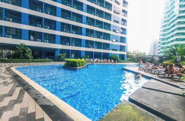 Royal Treatment: Posh Pad Makati Swim Gym Park 300