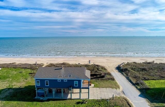 Royal View - 2 Bedroom, 2 Bath, Sleeps 11 - Beach Front!1