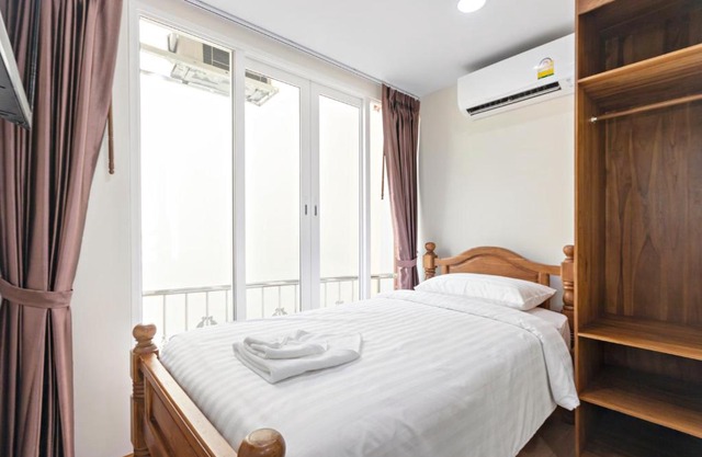 Royale 8 Ville Guest House
