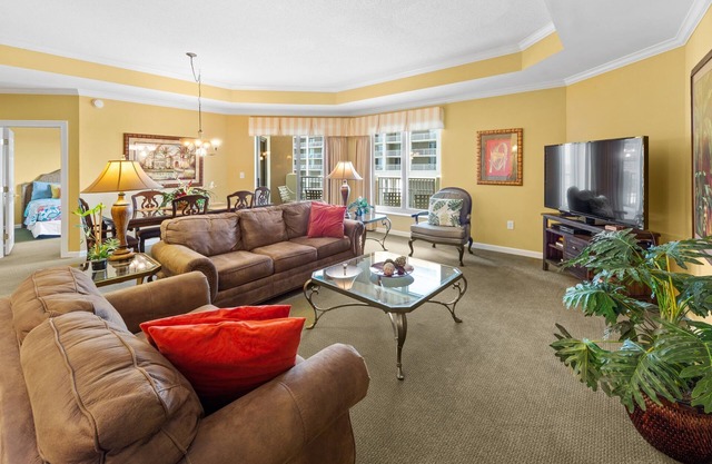 Royale Palms 704 Elegant Oceanview w/Pool & Beach