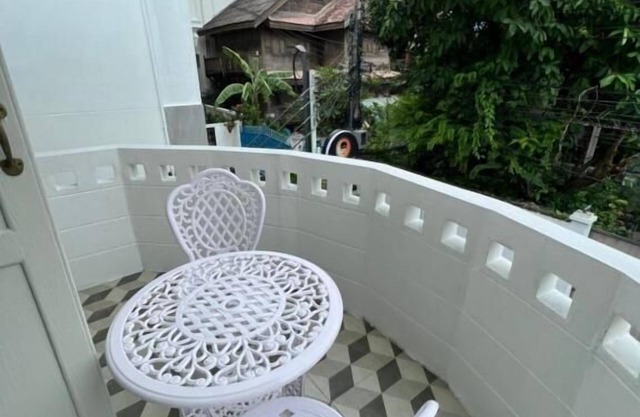 RQ THEVA Heritique Baan Praya Dinsor Road