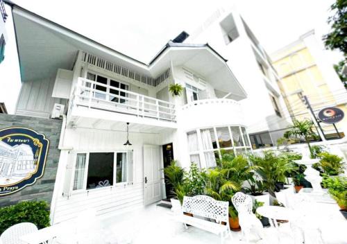 RQ Timeless Dinsor Cultural Heritage House