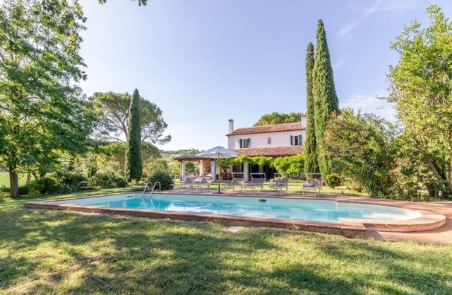 RR House Holiday House - Villa with pool and garden of 80,000 square meters