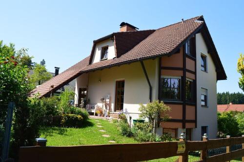 Ruhige Einliegerwohnung mit Terasse