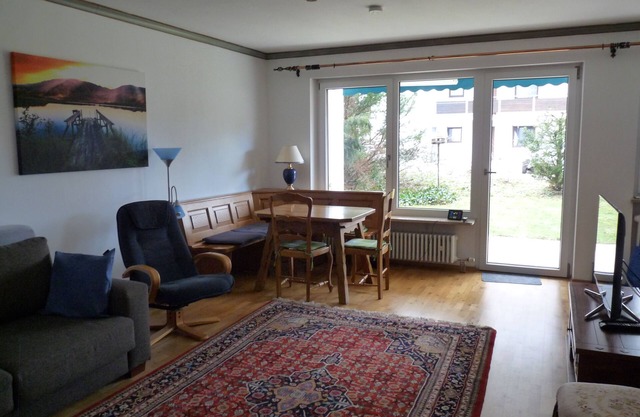 Ruhige Ferienwohnung Zinnkopf auf 52m², Wohn- und Schlafzimmer und Terrasse