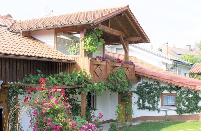 Ruhige OG-Wohnung mit zwei Balkonen und Kachelofen im Herzen des Bayerischen Waldes