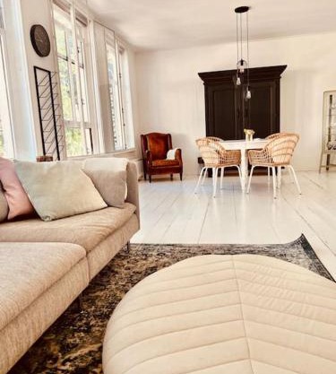 Ruim comfortabel appartement centrum Breda MET restaurant!