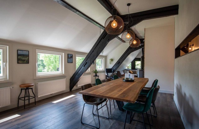 Ruim Sfeervol Appartement met Tuin Midden in de Natuur in de Buurt van Winterberg