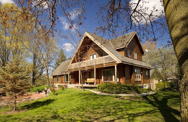 Runaway Rooster B&B - The Nest
