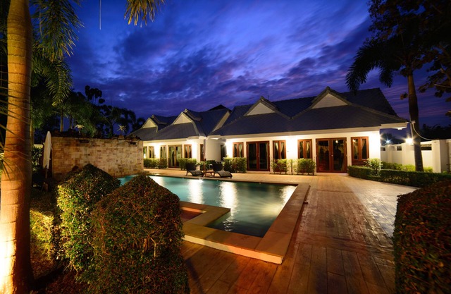 RungNara Pool Villa