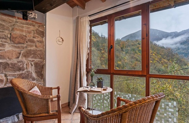 Rural apartment L'Arboleu de Traspeña for 2 people