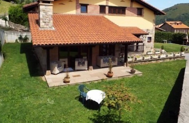 Rural apartment La Riguera de Ginio for 25 people