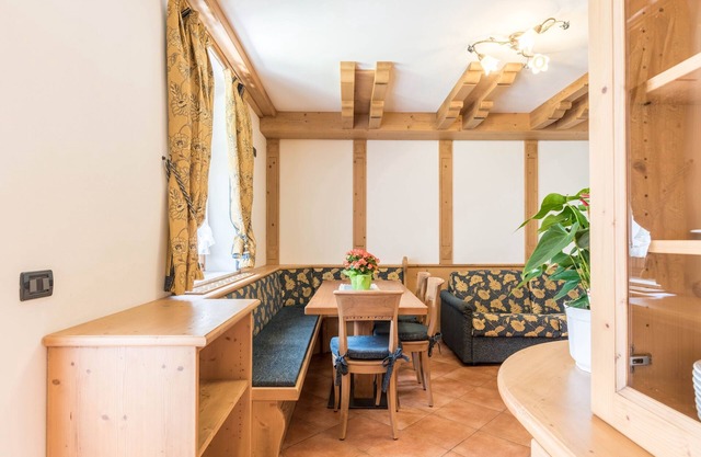 Rural Apartment "Maso Margherita - Tablà" with Balcony, Garden & Wi-Fi