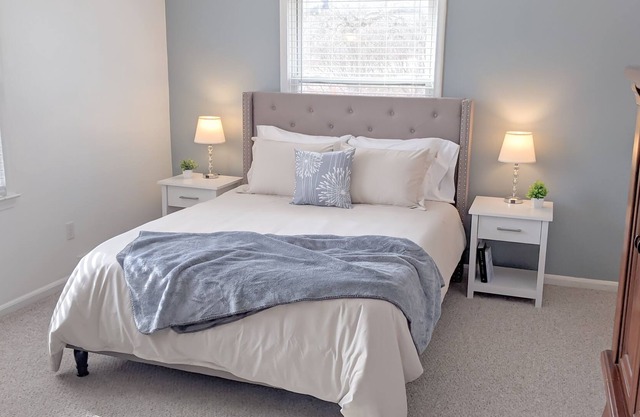 Rural Chic: Renovated Farmhouse near Ann Arbor