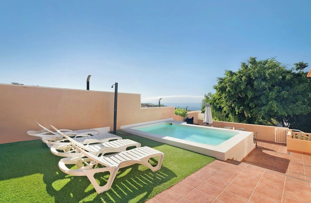 Rural Country House "Finca Los Corcos" with 2 Pools, Garden, Mountain & Sea View